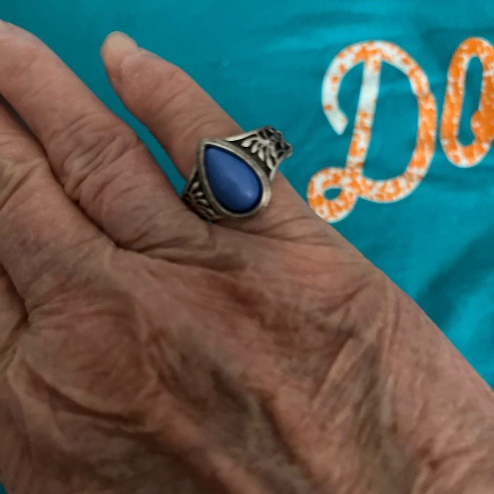 Paparazzi set of 2 Blue Teardrop Ring & silver etched dome ring